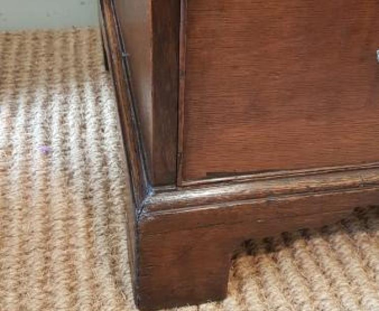 Superior Quality George III Oak Chest of Drawers  - Image 3