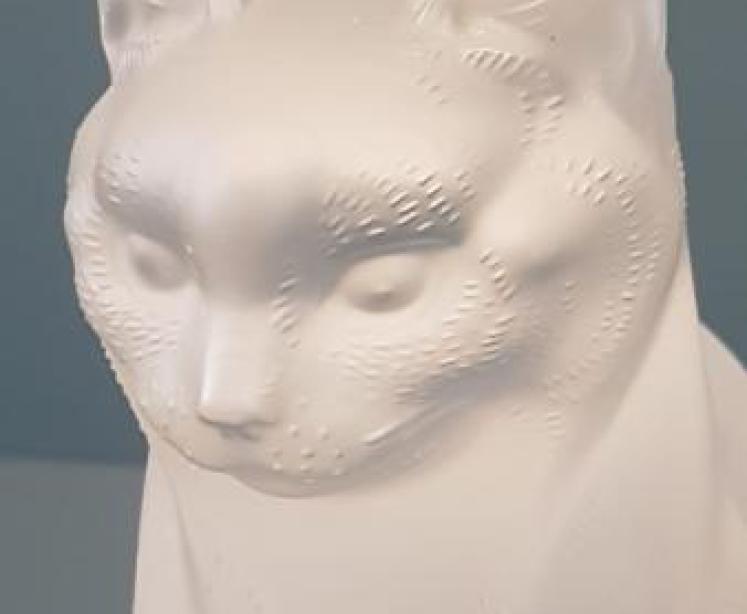Large Lalique Opalescent Sitting Cat - Image 2
