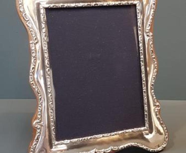 Large Chester Silver Photo Frame - Image 1