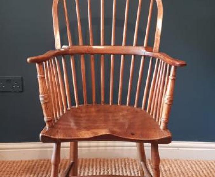 George III Sycamore and Ash Comb Back Windsor Chair - Image 7