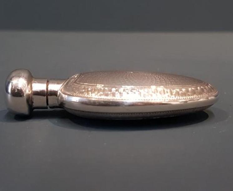 George V Engine Turned Silver Scent Bottle - Image 3