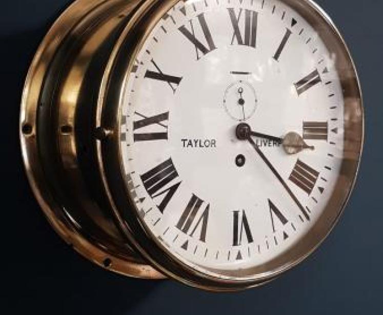 10" Single Fusee Ships Clock - Image 1