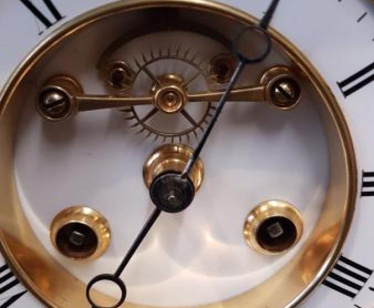 Victorian Four Glass Clock with Visible Escapement  - Image 5