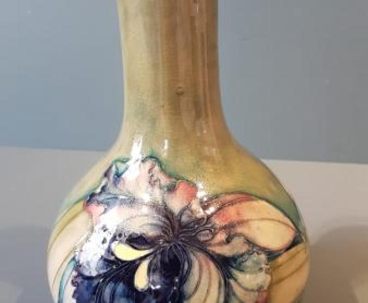 Large Early Moorcroft Slipper Orchid Vase  - Image 4