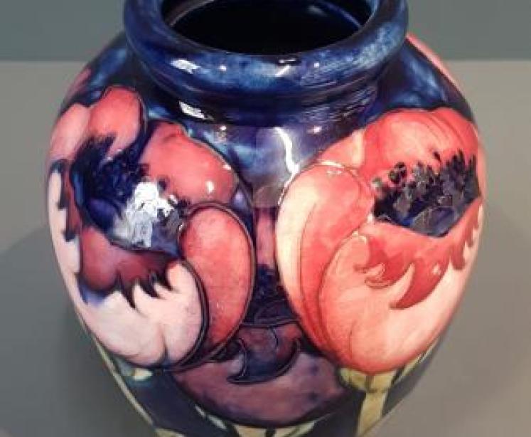Moorcroft Big Poppy Vase - Image 4