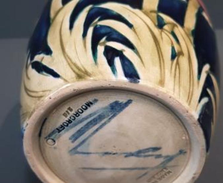 Moorcroft Big Poppy Vase - Image 6