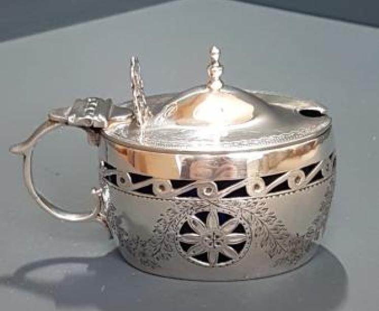Fine Quality Victorian Chester Silver Mustard Pot - Image 7