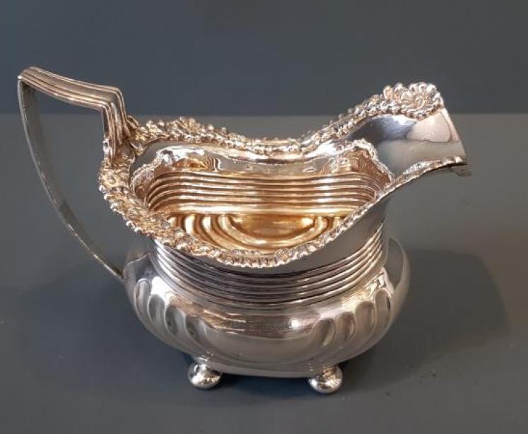 Outstanding Quality Edwardian Silver 3 Piece Tea Set - Image 4