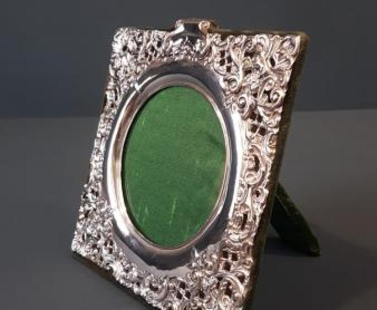 Edwardian Embossed Silver Photo Frame - Image 4