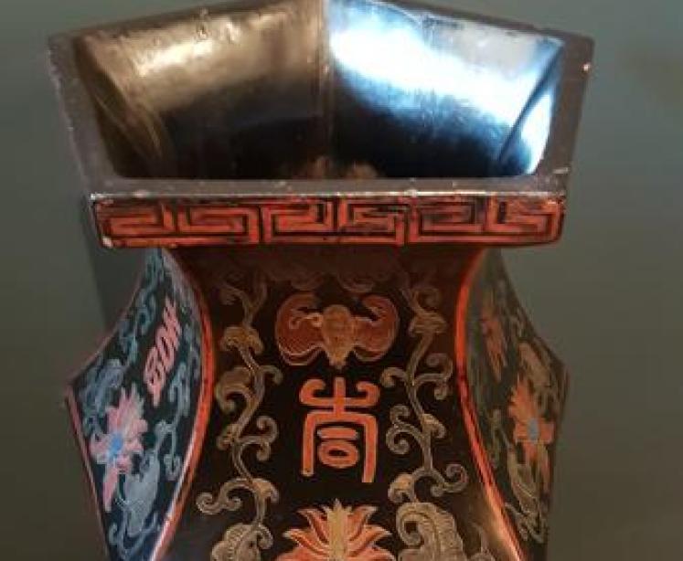 Large Pair of Victorian Papier Mache Vases - Image 5