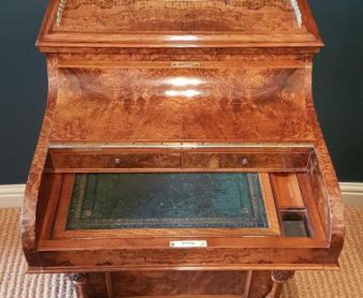 Fine Quality Victorian Burr Walnut Harlequin Davenport  - Image 2
