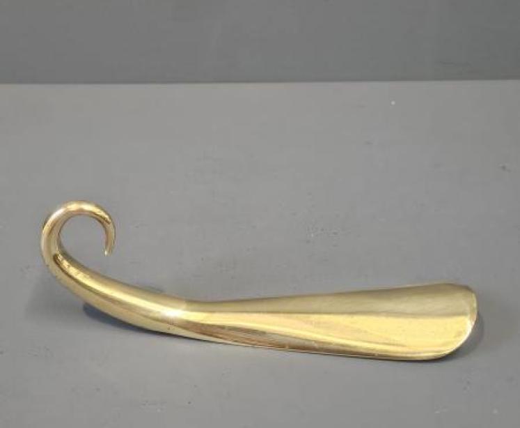 Victorian Brass Shoe Horn - Image 4