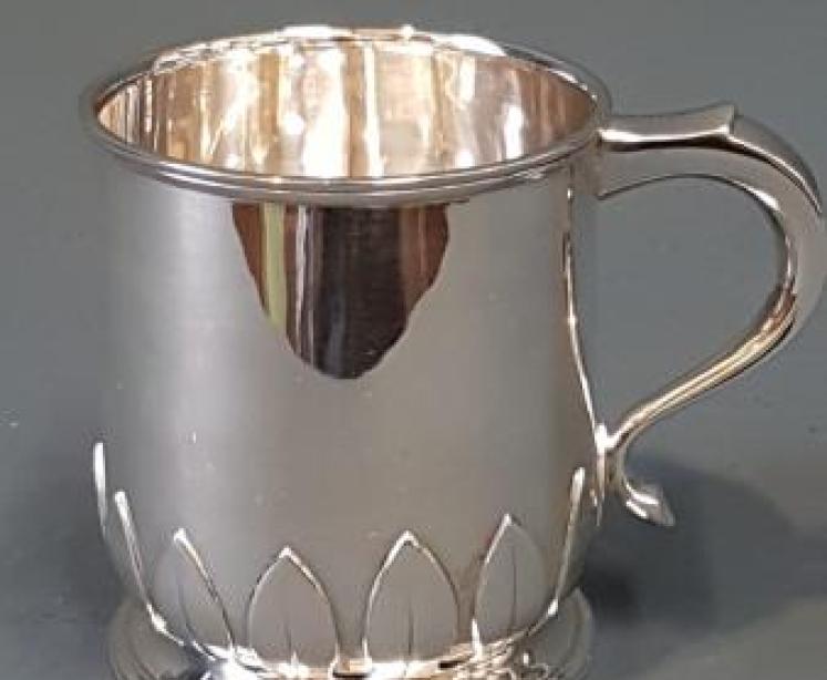 George V Chester Silver Mug - Image 1