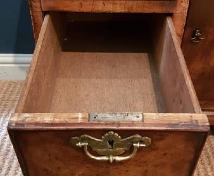 George II Walnut Kneehole Desk - Image 4