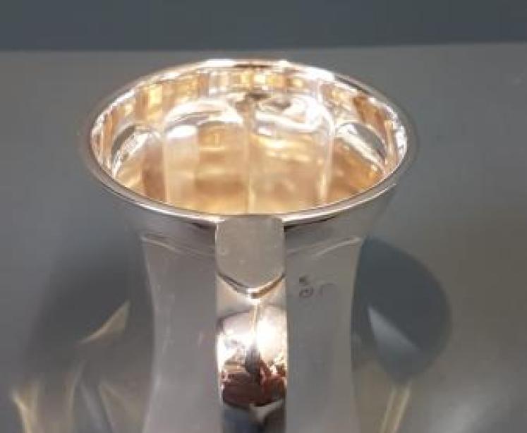 George V Silver Octagonal Mug - Image 2