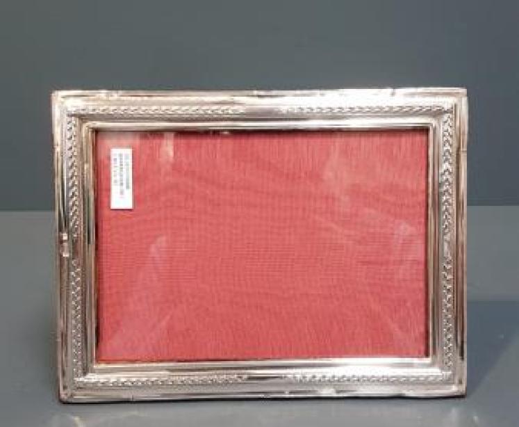 George V Portrait Size Silver Photo Frame - Image 3