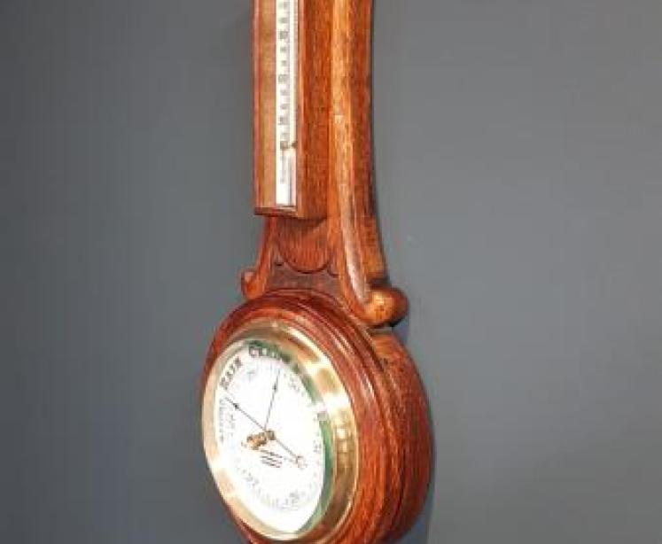Small Victorian Carved Oak Preston Banjo Barometer - Image 2