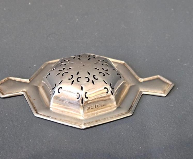 George V Silver Tea Strainer - Image 5