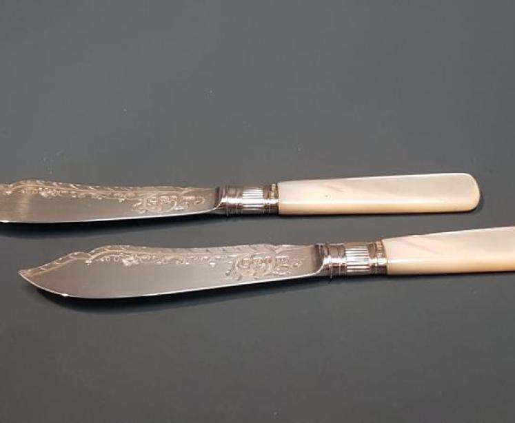 Pair of Edwardian Silver Butter Knives - Image 6