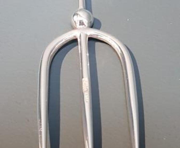Victorian Silver and Mother of Pearl Bread Fork - Image 4