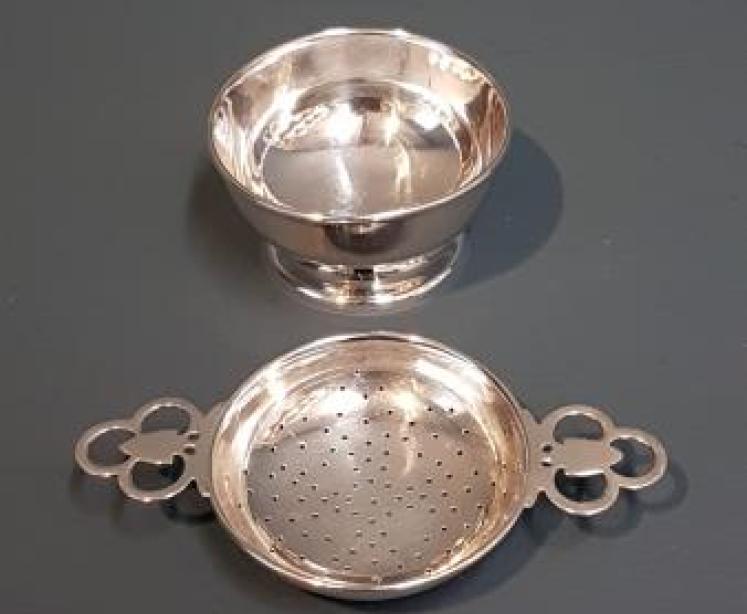 Silver Tea Strainer and Stand - Image 5
