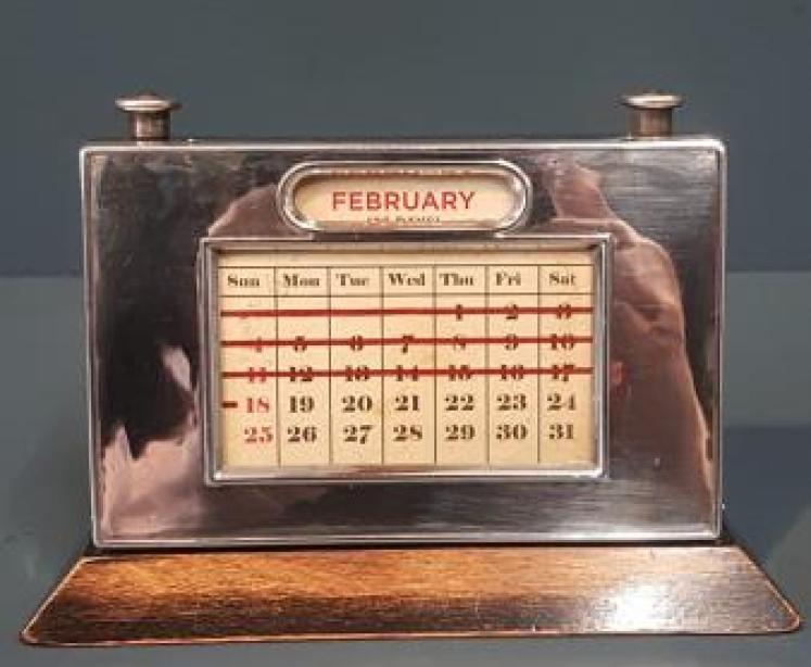 George V Silver Faced Perpetual Desk Calendar - Image 1