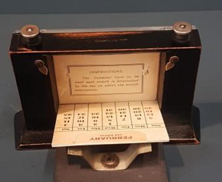 George V Silver Faced Perpetual Desk Calendar - Image 4