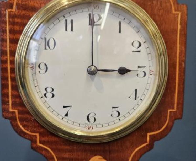 Edwardian Dutch Girl Inlaid Mantel Clock - Image 3
