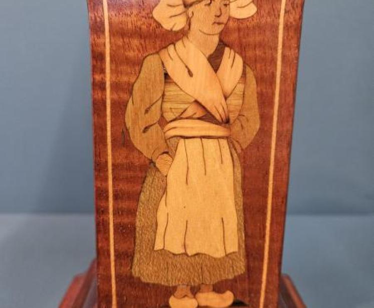 Edwardian Dutch Girl Inlaid Mantel Clock - Image 4