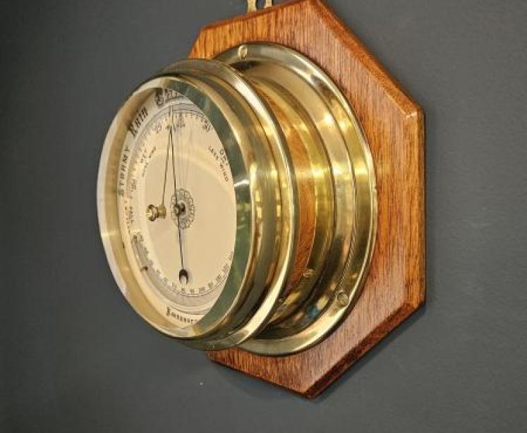 Outstanding Quality Marine Barometer with Crescent Thermometer - Image 7