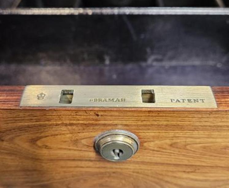 Outstanding Georgian Kingwood Travelling Box with Silver Contents - Image 7