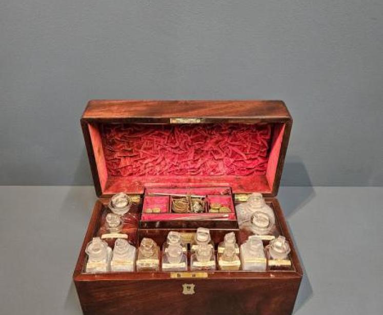 Victorian Mahogany Apothecary Box - Image 1
