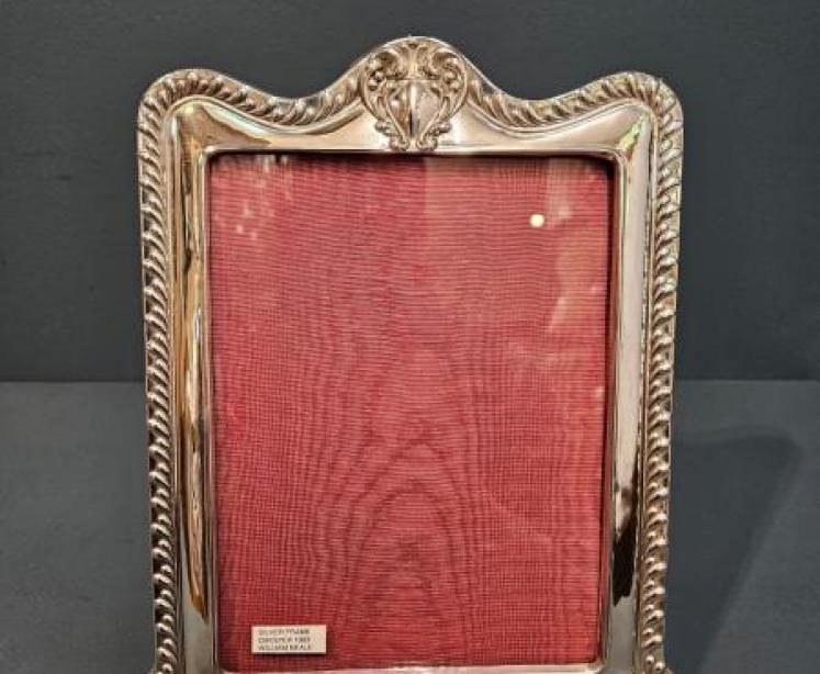 Large Edwardian Silver Photo Frame - Image 1