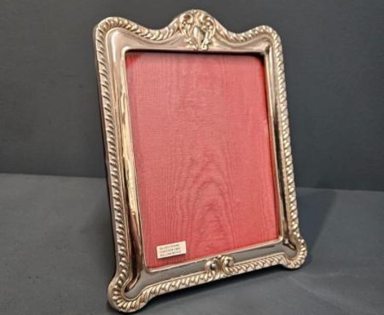 Large Edwardian Silver Photo Frame - Image 2