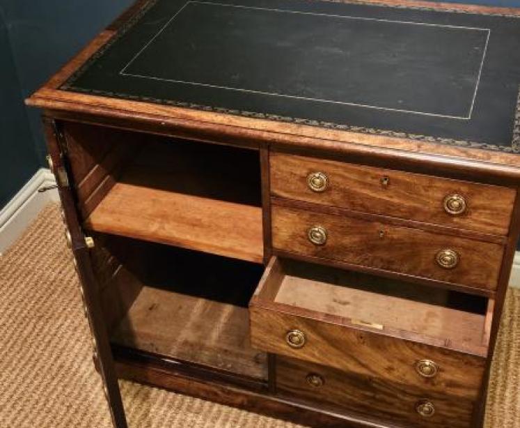 George III Mahogany Library Chest - Image 3