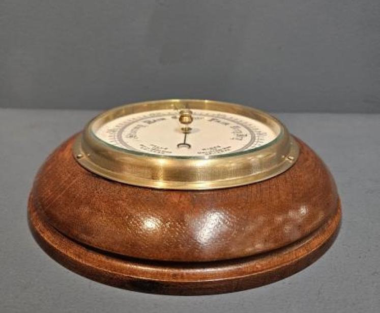 Late Victorian Oak Cased Aneroid Barometer - Image 3