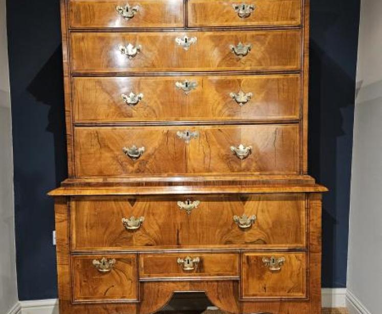 George I Walnut Chest on Stand - Image 1