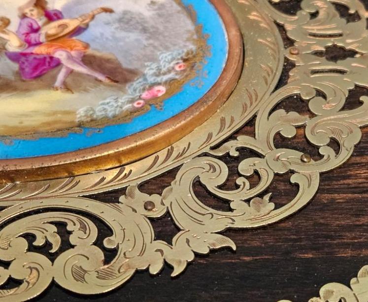 Immaculate Victorian Jewellery Box - Image 4