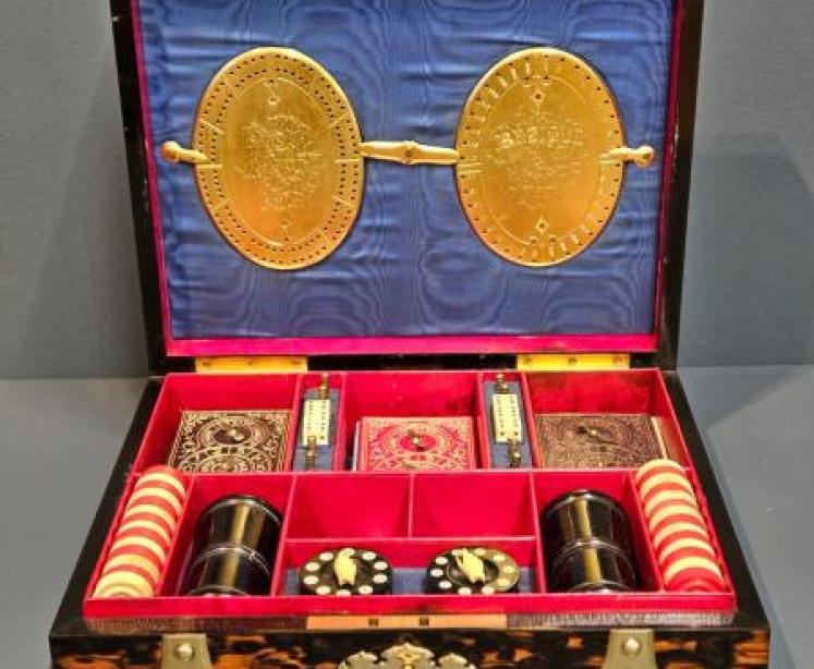 Superb Brass Bound Coromandel Games Compendium - Image 3