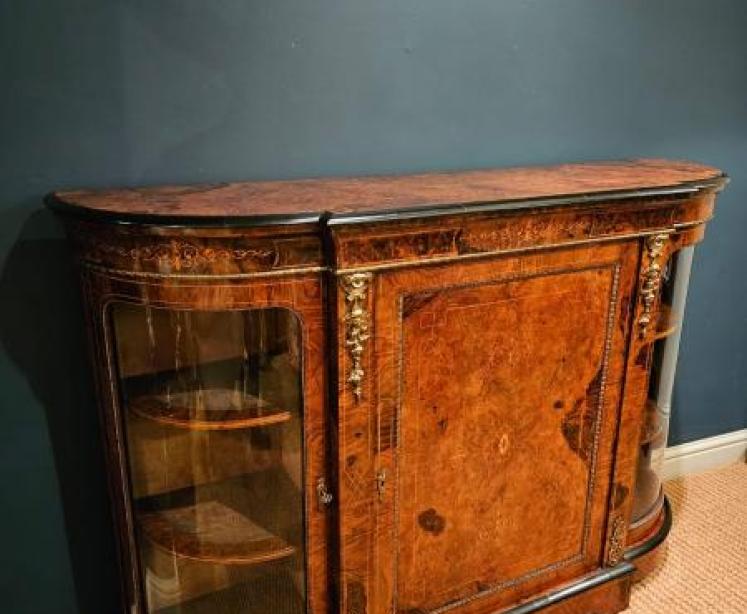 Fine Quality Victorian Burr Walnut Credenza - Image 2