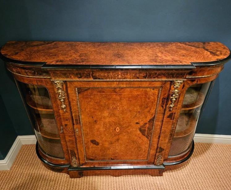 Fine Quality Victorian Burr Walnut Credenza - Image 3