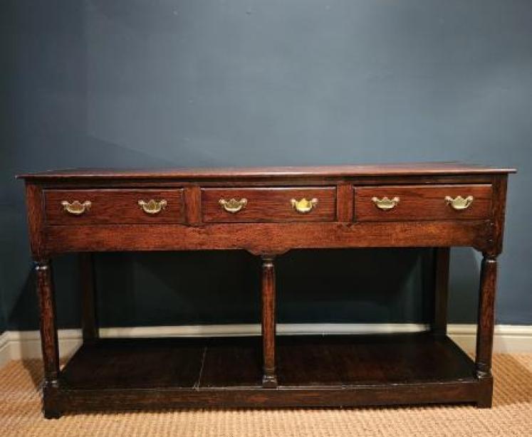 George II Oak Open Pot Board Dresser - Image 1