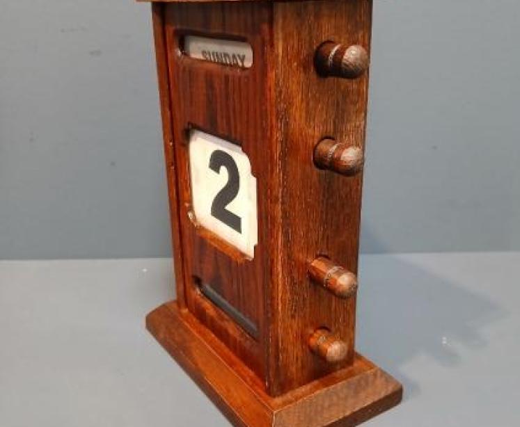 Edwardian Period Oak Perpetual Desk Calendar - Image 6