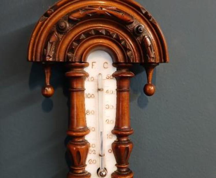 Small Victorian Walnut Pendant Banjo Barometer - Image 3