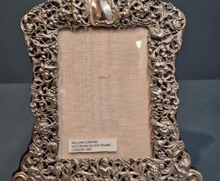 Victorian Silver Photo Frame By William Comyns  - Image 2
