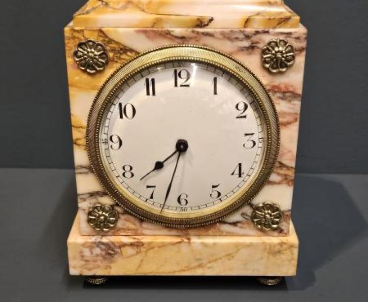 Victorian Marble Mantel Clock - Image 1