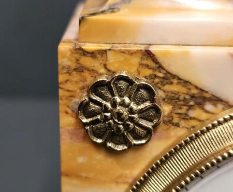 Victorian Marble Mantel Clock - Image 3