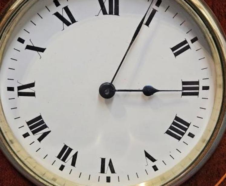 Fine Quality Edwardian Inlaid Mahogany Mantel Clock - Image 4