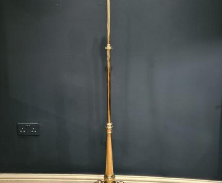  Quality Late Victorian Brass Standard Lamp - Image 2