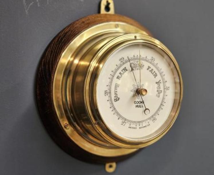 Cooke of Hull Victorian Bulk Head Barometer - Image 5